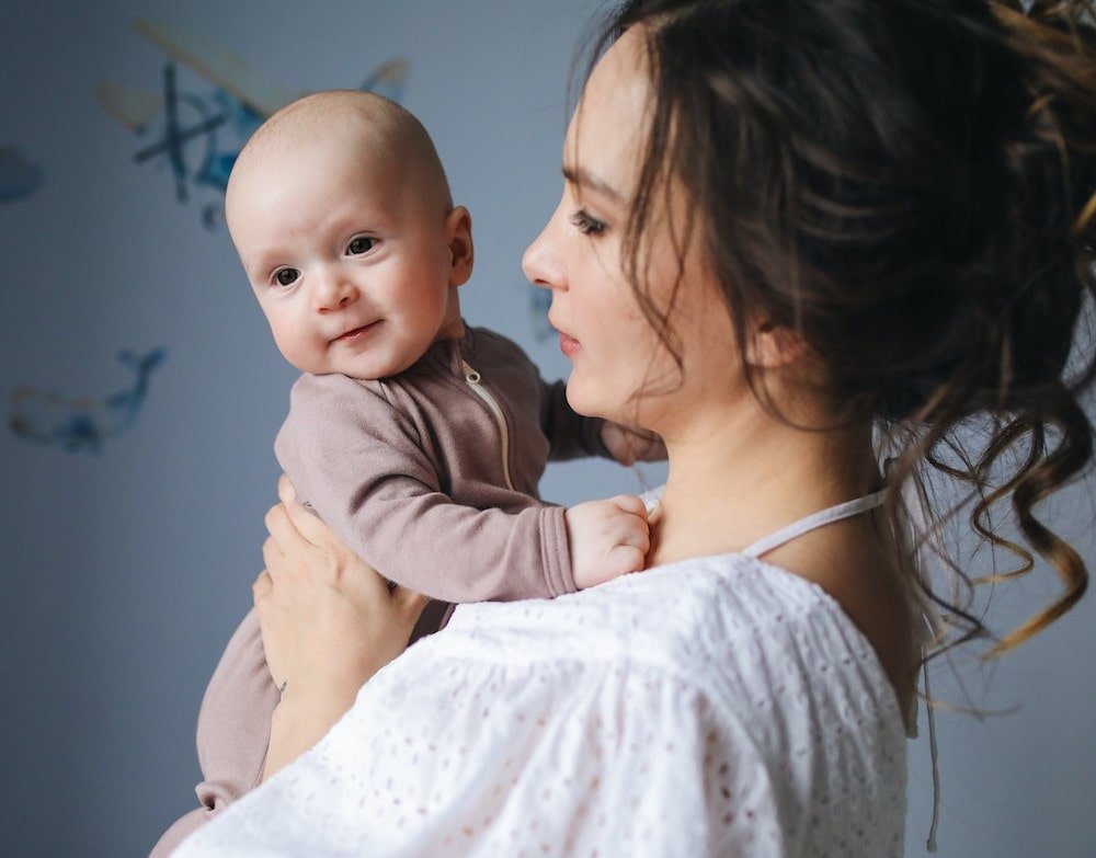 Madre y bebé, personas sensibles a los olores