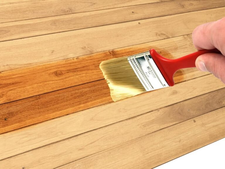 Cómo barnizar la madera